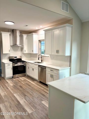 87 Halsted Drive, Manchester, NJ 08759