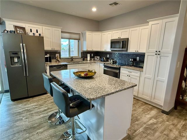 3665 N Lomita Street, Kingman, AZ 86409