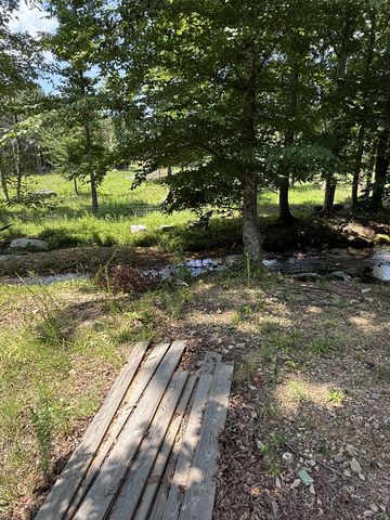 422 Golden View Ln, Hampshire, TN 38461