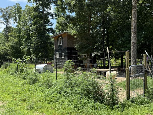 422 Golden View Ln, Hampshire, TN 38461