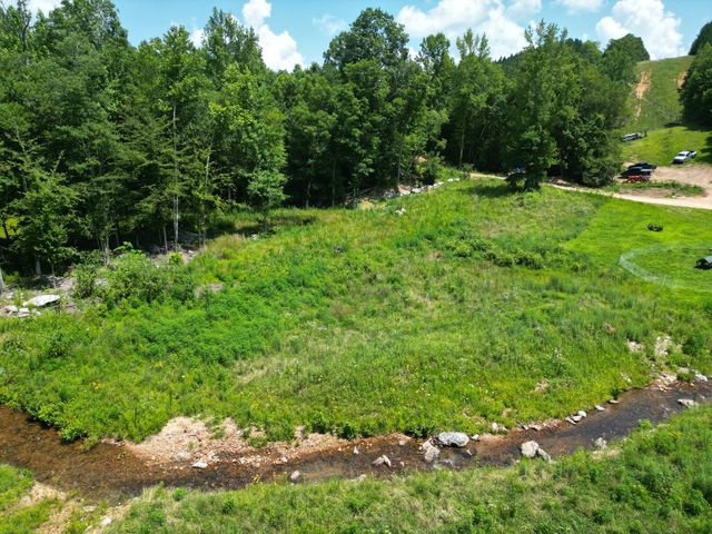 422 Golden View Ln, Hampshire, TN 38461