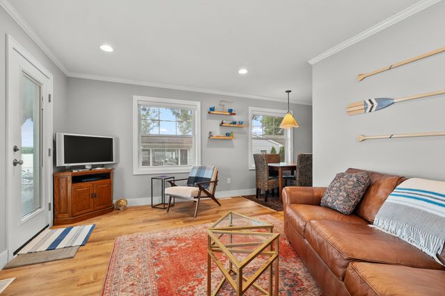 81735 Laguna Beach Park Road, Lawton, MI 49065