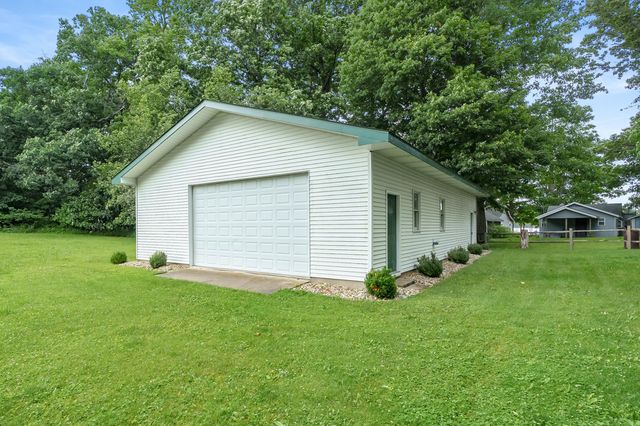 81735 Laguna Beach Park Road, Lawton, MI 49065