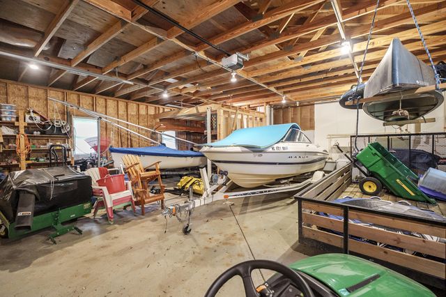 81735 Laguna Beach Park Road, Lawton, MI 49065