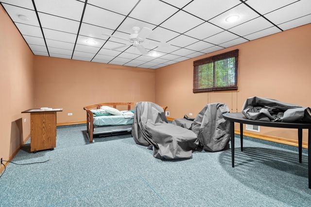 81735 Laguna Beach Park Road, Lawton, MI 49065