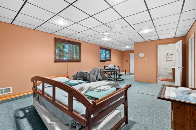 81735 Laguna Beach Park Road, Lawton, MI 49065