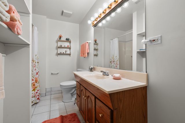 81735 Laguna Beach Park Road, Lawton, MI 49065