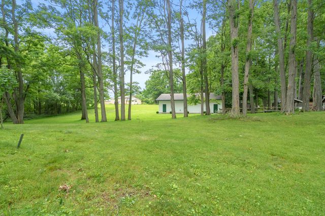 81735 Laguna Beach Park Road, Lawton, MI 49065