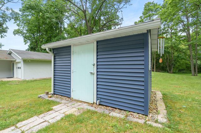 81735 Laguna Beach Park Road, Lawton, MI 49065