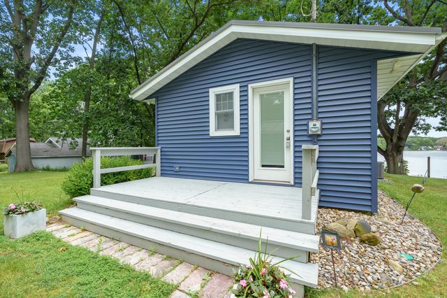 81735 Laguna Beach Park Road, Lawton, MI 49065