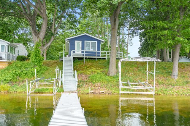 81735 Laguna Beach Park Road, Lawton, MI 49065