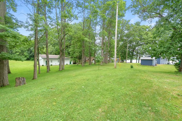 81735 Laguna Beach Park Road, Lawton, MI 49065
