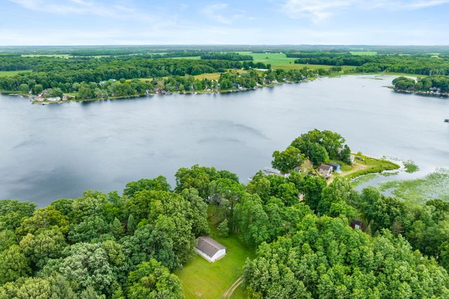 81735 Laguna Beach Park Road, Lawton, MI 49065