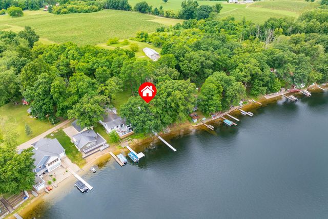 81735 Laguna Beach Park Road, Lawton, MI 49065