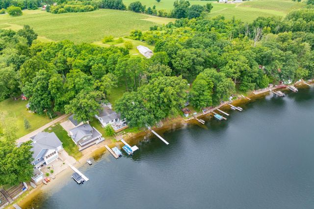 81735 Laguna Beach Park Road, Lawton, MI 49065