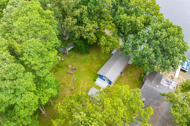 81735 Laguna Beach Park Road, Lawton, MI 49065