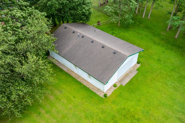 81735 Laguna Beach Park Road, Lawton, MI 49065