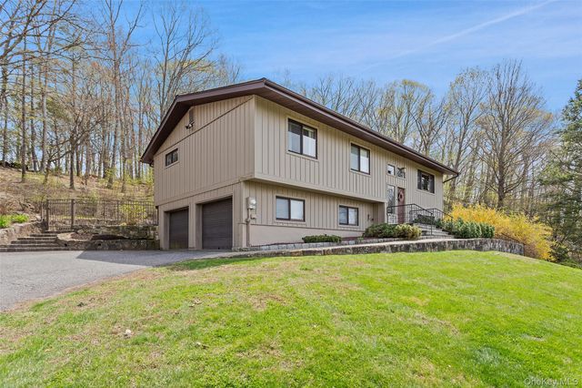 19 Crescent Lane, Putnam Valley, NY 10579