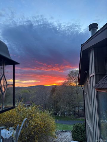 19 Crescent Lane, Putnam Valley, NY 10579