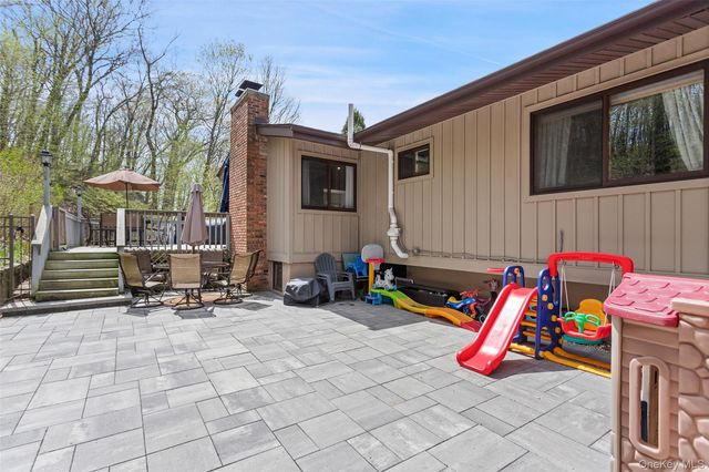 19 Crescent Lane, Putnam Valley, NY 10579