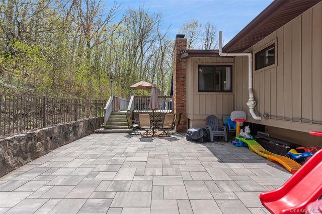 19 Crescent Lane, Putnam Valley, NY 10579