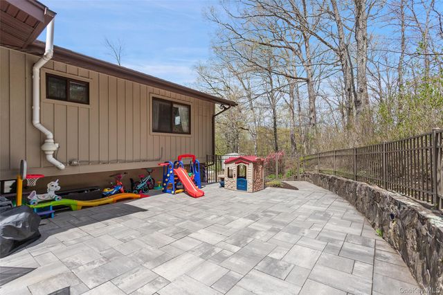 19 Crescent Lane, Putnam Valley, NY 10579