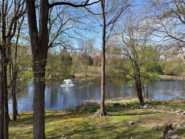 19 Crescent Lane, Putnam Valley, NY 10579