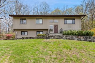 19 Crescent Lane, Putnam Valley, NY 10579