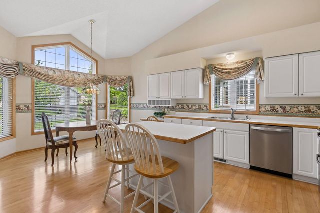 12795 Falcon Drive, Apple Valley, MN 55124