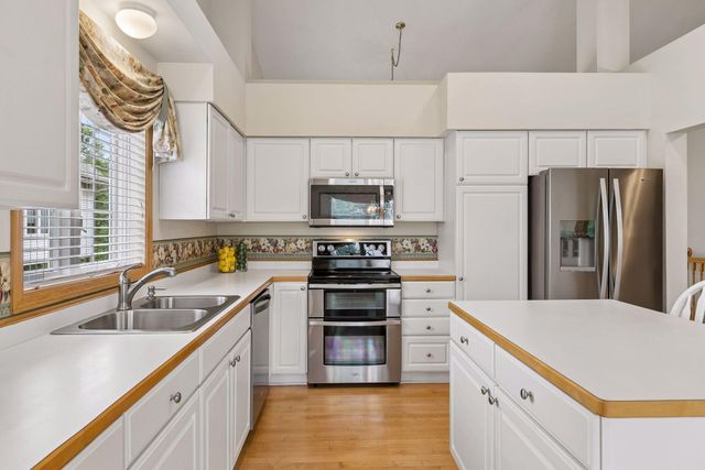 12795 Falcon Drive, Apple Valley, MN 55124