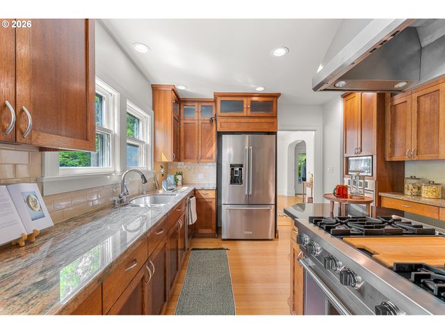 2528 Se 43RD Ave, Portland, OR 97206