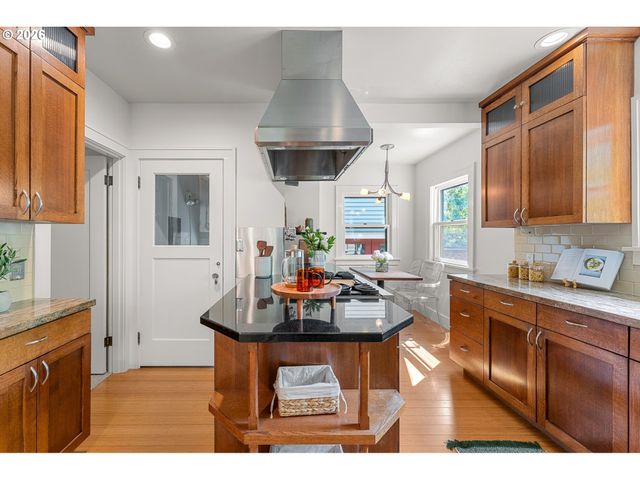 2528 Se 43RD Ave, Portland, OR 97206