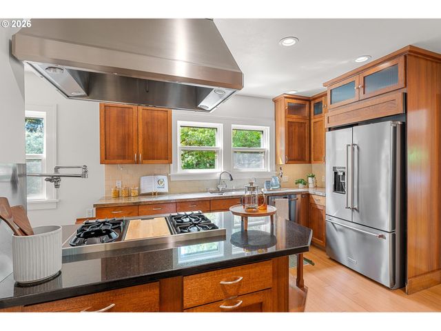 2528 Se 43RD Ave, Portland, OR 97206