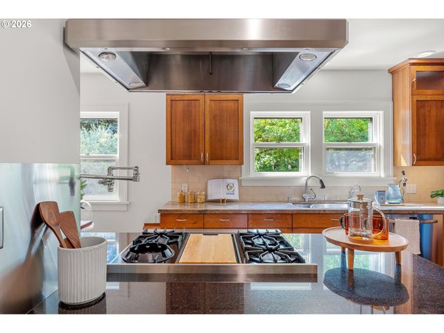 2528 Se 43RD Ave, Portland, OR 97206