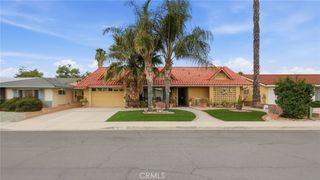 1180 Amberwood Drive, Hemet, CA 92543