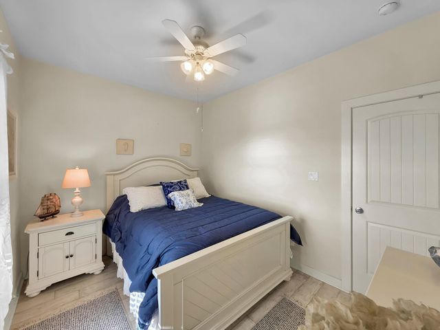 2577 Holiday Drive, Crystal Beach, TX 77650