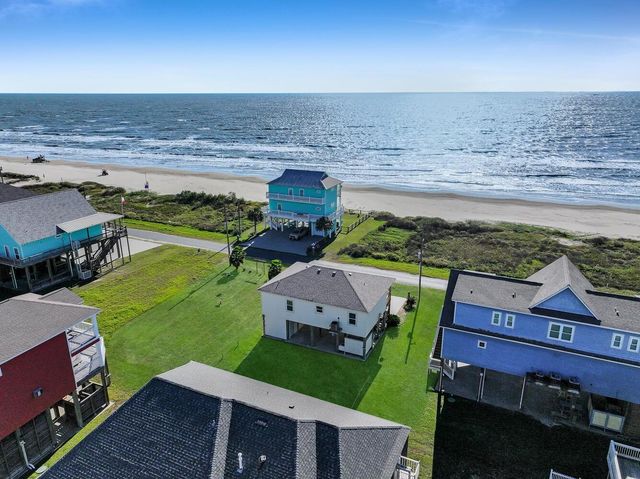 2577 Holiday Drive, Crystal Beach, TX 77650