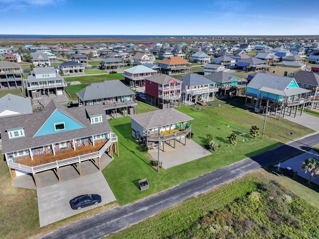 2577 Holiday Drive, Crystal Beach, TX 77650