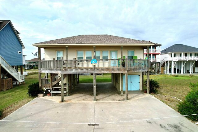 2577 Holiday Drive, Crystal Beach, TX 77650