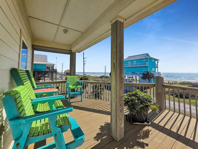 2577 Holiday Drive, Crystal Beach, TX 77650