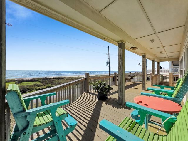 2577 Holiday Drive, Crystal Beach, TX 77650