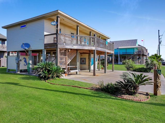 2577 Holiday Drive, Crystal Beach, TX 77650