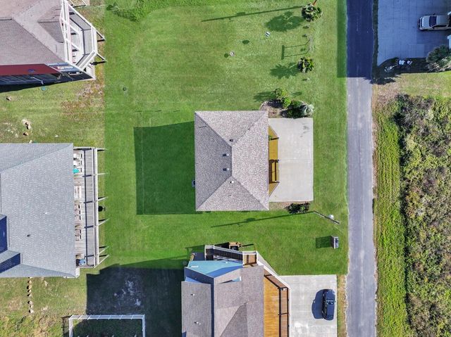 2577 Holiday Drive, Crystal Beach, TX 77650