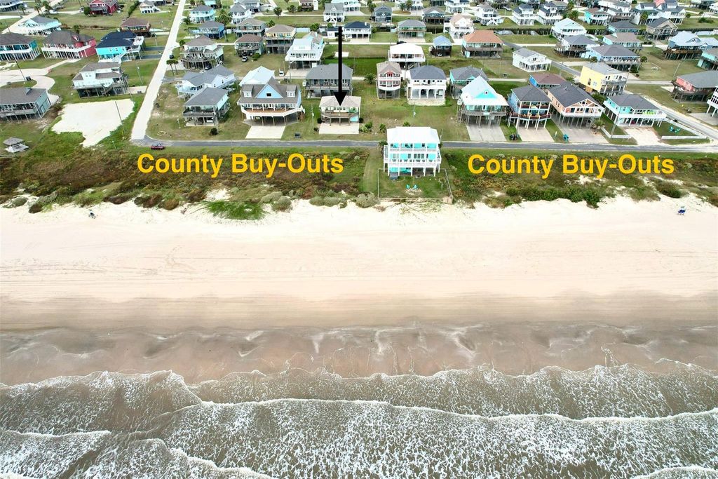 2577 Holiday Drive, Crystal Beach, TX 77650