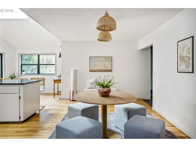 4040 KENTHORPE Way, West Linn, OR 97068