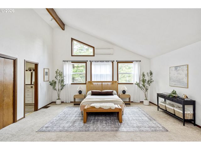 4040 KENTHORPE Way, West Linn, OR 97068