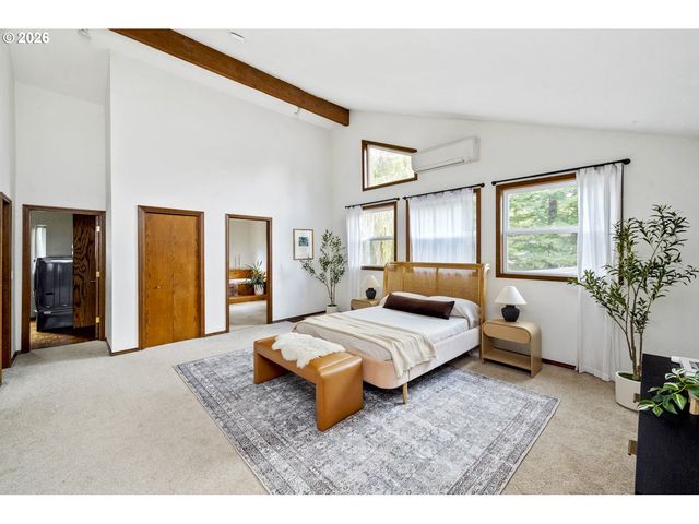 4040 KENTHORPE Way, West Linn, OR 97068