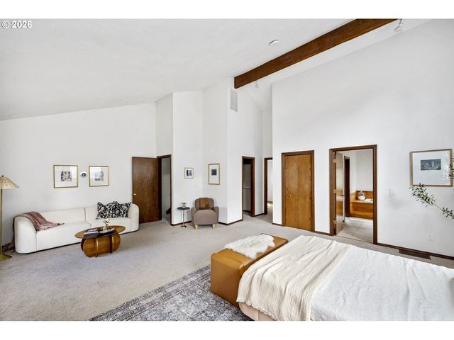 4040 KENTHORPE Way, West Linn, OR 97068