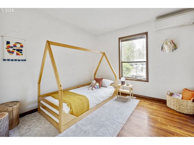 4040 KENTHORPE Way, West Linn, OR 97068