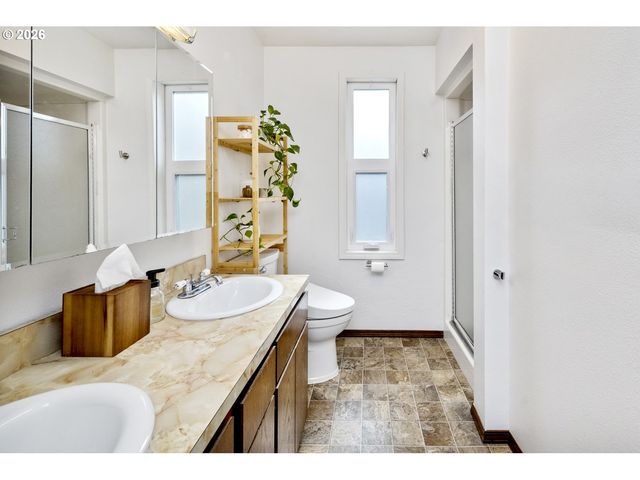 4040 KENTHORPE Way, West Linn, OR 97068